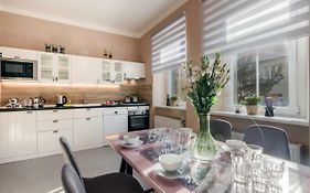 Apt With Sunny Garden Prague By Michal&Friends